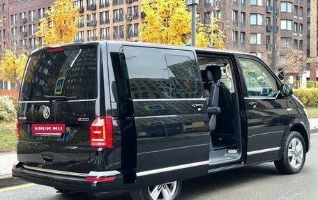 Volkswagen Multivan T6 рестайлинг, 2018 год, 4 499 000 рублей, 9 фотография