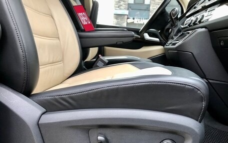 Volkswagen Multivan T6 рестайлинг, 2018 год, 4 499 000 рублей, 19 фотография