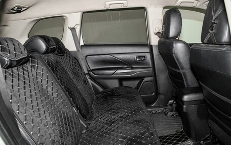 Mitsubishi Outlander III рестайлинг 3, 2014 год, 1 650 000 рублей, 7 фотография