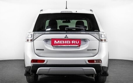 Mitsubishi Outlander III рестайлинг 3, 2014 год, 1 650 000 рублей, 3 фотография