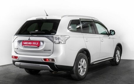Mitsubishi Outlander III рестайлинг 3, 2014 год, 1 650 000 рублей, 4 фотография