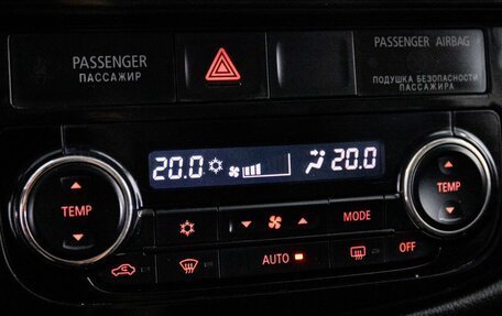 Mitsubishi Outlander III рестайлинг 3, 2014 год, 1 650 000 рублей, 14 фотография
