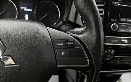 Mitsubishi Outlander III рестайлинг 3, 2019 год, 1 995 000 рублей, 20 фотография