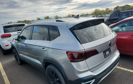 Volkswagen Taos, 2022 год, 1 535 000 рублей, 2 фотография