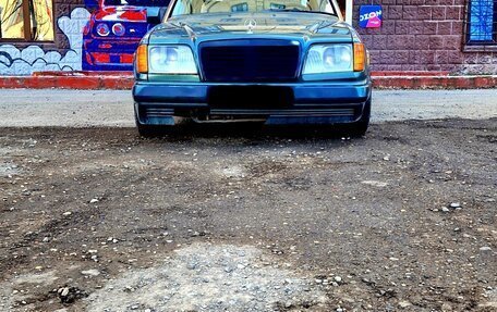 Mercedes-Benz E-Класс, 1995 год, 240 000 рублей, 3 фотография