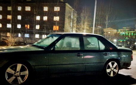 Mercedes-Benz E-Класс, 1995 год, 240 000 рублей, 4 фотография