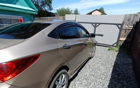 Hyundai Solaris II рестайлинг, 2011 год, 880 000 рублей, 2 фотография