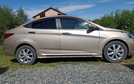 Hyundai Solaris II рестайлинг, 2011 год, 880 000 рублей, 7 фотография