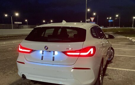 BMW 1 серия, 2022 год, 1 850 000 рублей, 4 фотография