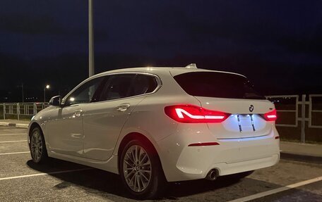 BMW 1 серия, 2022 год, 1 850 000 рублей, 6 фотография