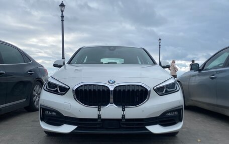 BMW 1 серия, 2022 год, 1 850 000 рублей, 23 фотография