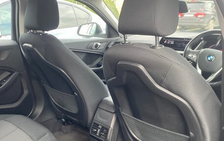 BMW 1 серия, 2022 год, 1 850 000 рублей, 38 фотография