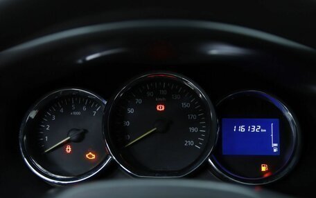 Renault Logan II, 2017 год, 820 000 рублей, 15 фотография