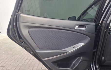 Hyundai Solaris II рестайлинг, 2015 год, 1 003 000 рублей, 19 фотография