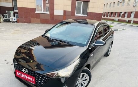 Hyundai Solaris II рестайлинг, 2020 год, 840 000 рублей, 1 фотография