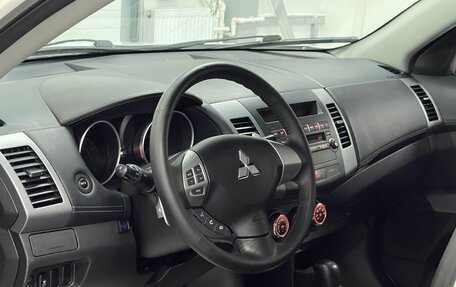 Mitsubishi Outlander III рестайлинг 3, 2011 год, 1 399 000 рублей, 8 фотография