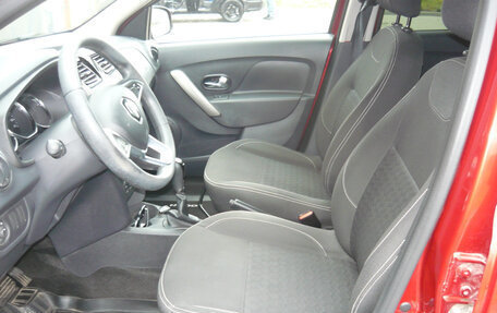 Renault Logan II, 2018 год, 1 050 000 рублей, 9 фотография