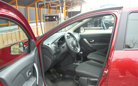 Renault Logan II, 2018 год, 1 050 000 рублей, 7 фотография