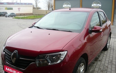 Renault Logan II, 2018 год, 1 050 000 рублей, 6 фотография