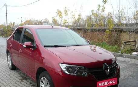 Renault Logan II, 2018 год, 1 050 000 рублей, 2 фотография