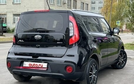 KIA Soul II рестайлинг, 2017 год, 1 495 000 рублей, 2 фотография