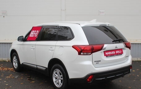 Mitsubishi Outlander III рестайлинг 3, 2018 год, 1 715 000 рублей, 5 фотография