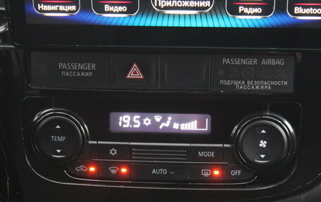 Mitsubishi Outlander III рестайлинг 3, 2018 год, 1 715 000 рублей, 20 фотография