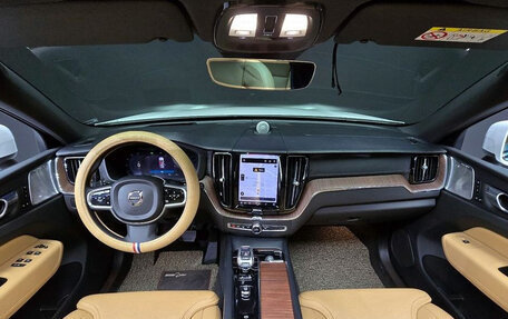 Volvo XC60 II, 2023 год, 3 600 000 рублей, 6 фотография