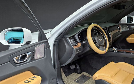 Volvo XC60 II, 2023 год, 3 600 000 рублей, 9 фотография