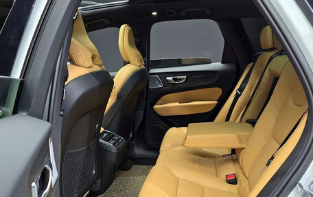 Volvo XC60 II, 2023 год, 3 600 000 рублей, 11 фотография