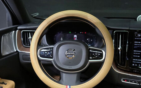 Volvo XC60 II, 2023 год, 3 600 000 рублей, 12 фотография