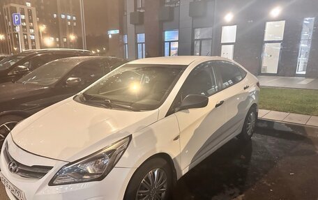 Hyundai Solaris II рестайлинг, 2015 год, 650 000 рублей, 3 фотография