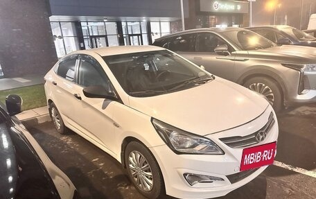 Hyundai Solaris II рестайлинг, 2015 год, 650 000 рублей, 4 фотография