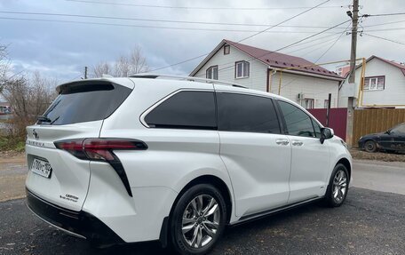 Toyota Sienna, 2024 год, 6 900 000 рублей, 17 фотография
