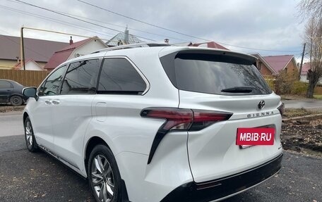 Toyota Sienna, 2024 год, 6 900 000 рублей, 16 фотография