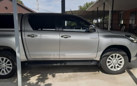 Toyota Hilux VIII, 2018 год, 3 550 000 рублей, 4 фотография