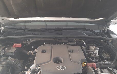 Toyota Hilux VIII, 2018 год, 3 550 000 рублей, 11 фотография
