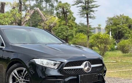 Mercedes-Benz A-Класс, 2020 год, 1 600 000 рублей, 1 фотография