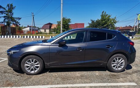 Mazda Axela, 2017 год, 1 310 000 рублей, 2 фотография