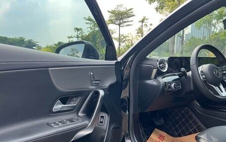 Mercedes-Benz A-Класс, 2020 год, 1 600 000 рублей, 7 фотография