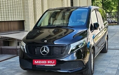 Mercedes-Benz EQV, 2021 год, 6 800 000 рублей, 2 фотография