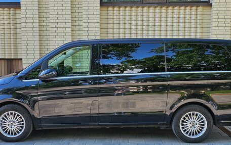 Mercedes-Benz EQV, 2021 год, 6 800 000 рублей, 4 фотография