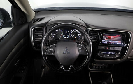 Mitsubishi Outlander III рестайлинг 3, 2018 год, 1 549 000 рублей, 10 фотография