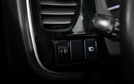 Mitsubishi Outlander III рестайлинг 3, 2018 год, 1 549 000 рублей, 23 фотография