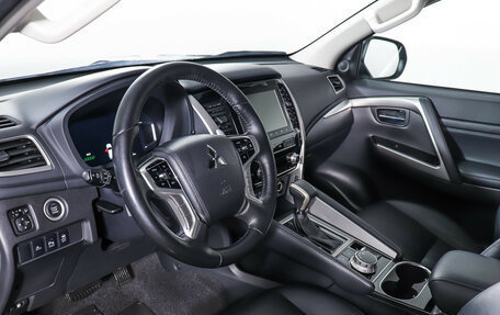 Mitsubishi Pajero Sport III рестайлинг, 2021 год, 3 995 000 рублей, 11 фотография