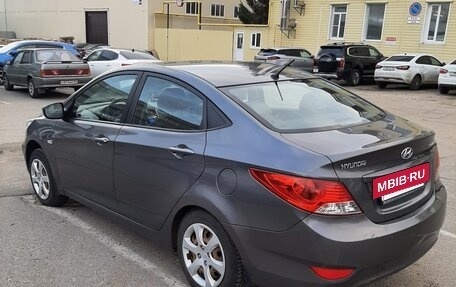 Hyundai Solaris II рестайлинг, 2013 год, 835 000 рублей, 3 фотография