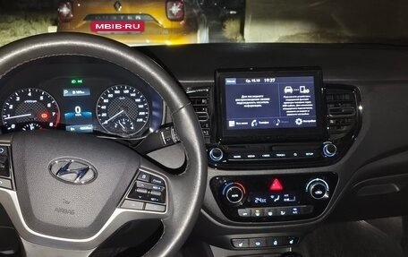 Hyundai Solaris II рестайлинг, 2022 год, 1 800 000 рублей, 4 фотография