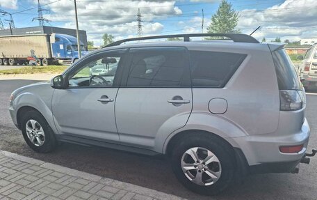 Mitsubishi Outlander III рестайлинг 3, 2010 год, 950 000 рублей, 6 фотография