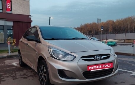 Hyundai Solaris II рестайлинг, 2012 год, 520 000 рублей, 2 фотография