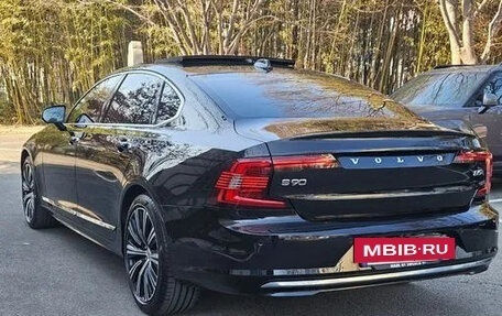 Volvo S90 II рестайлинг, 2022 год, 2 860 000 рублей, 3 фотография